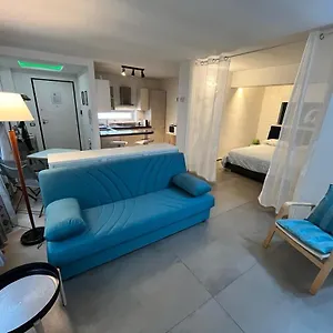 https://kalendoolas-suite.lecce-hotels.com